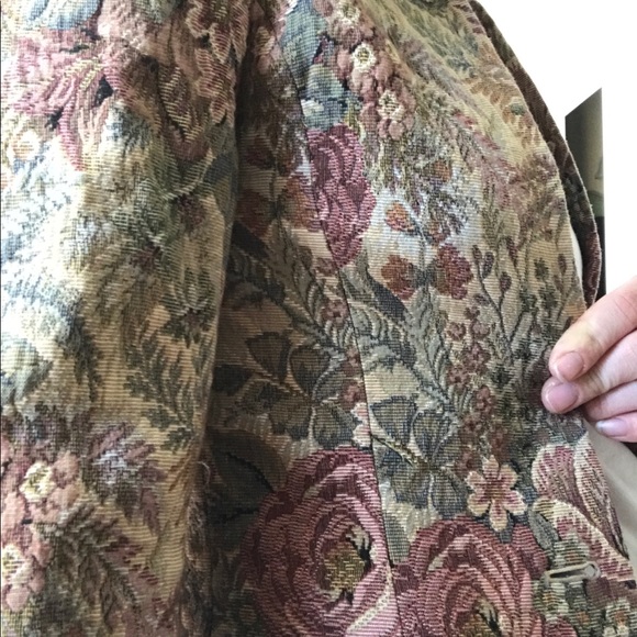 Vintage floral jacket. - Picture 6 of 13